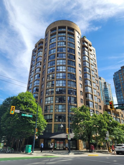 Photo 1 at 214 - 488 Helmcken Street, Yaletown, Vancouver West