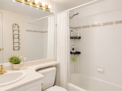 Photo 9 at 214 - 488 Helmcken Street, Yaletown, Vancouver West