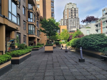 Photo 14 at 214 - 488 Helmcken Street, Yaletown, Vancouver West