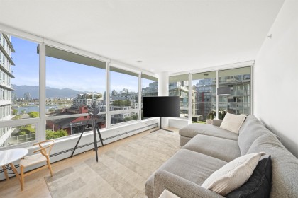 Photo 1 at 908 - 1783 Manitoba Street, False Creek, Vancouver West