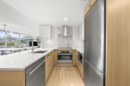 Photo 4 at 908 - 1783 Manitoba Street, False Creek, Vancouver West