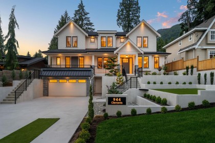 Photo 2 at 944 Clements Avenue, North Vancouver