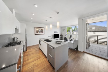 Photo 4 at 203 - 2095 W 44th Avenue, Vancouver West
