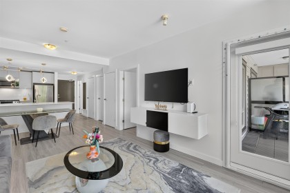Photo 4 at 305 - 1177 Marine Drive, North Vancouver