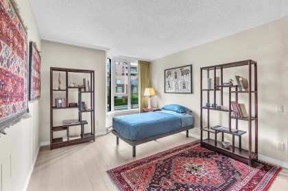 Photo 22 at 103 - 2280 Bellevue Avenue, Dundarave, West Vancouver