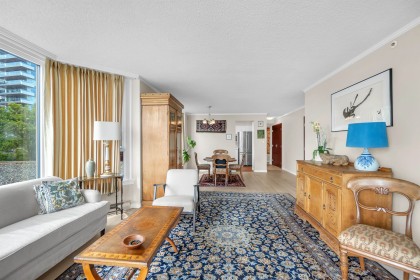 Photo 8 at 103 - 2280 Bellevue Avenue, Dundarave, West Vancouver