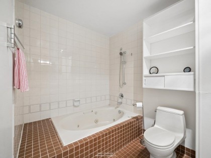 Photo 5 at 2419 W 1st Avenue, Kitsilano, Vancouver West