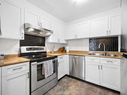 Photo 18 at 2419 W 1st Avenue, Kitsilano, Vancouver West