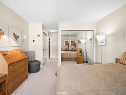 Photo 4 at 2419 W 1st Avenue, Kitsilano, Vancouver West