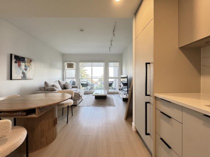 Photo 2 at 309 - 422 E 3rd Street, Lower Lonsdale, North Vancouver
