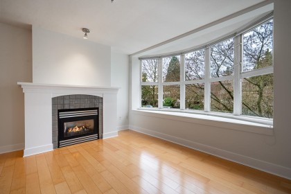Photo 3 at 203 - 1858 W 5th Avenue, Kitsilano, Vancouver West