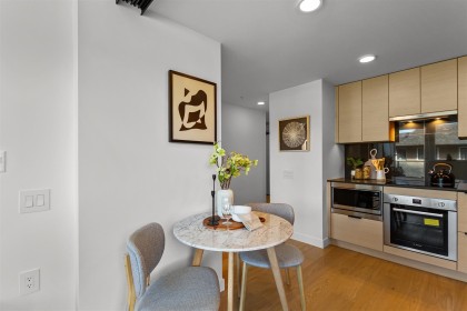 Photo 5 at 307 - 8120 Oak Street, Marpole, Vancouver West
