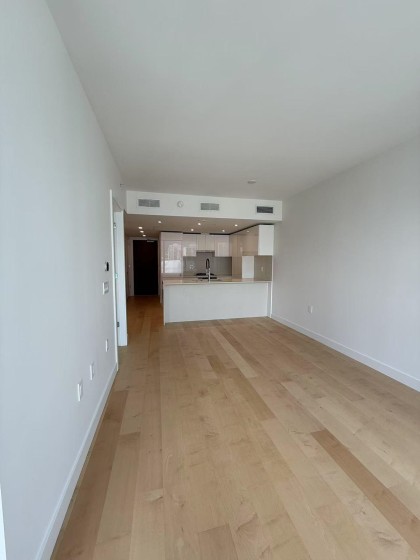 Photo 4 at 907 - 135 13th Street E, Central Lonsdale, North Vancouver
