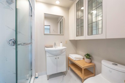 Photo 7 at 3870 W 17th Avenue, Dunbar, Vancouver West