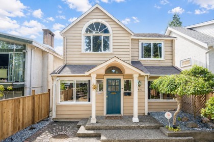 Photo 1 at 3870 W 17th Avenue, Dunbar, Vancouver West