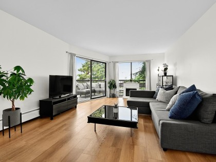 Photo 1 at 330 - 1844 W 7th Avenue, Kitsilano, Vancouver West