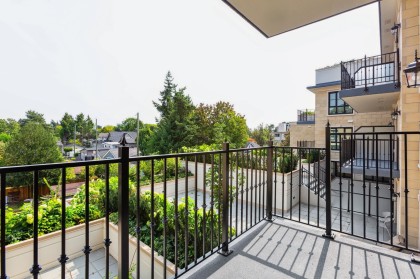 Photo 17 at 303 - 2096 W 47th Avenue, Kerrisdale, Vancouver West