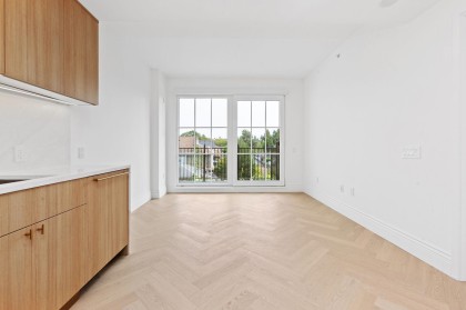 Photo 7 at 303 - 2096 W 47th Avenue, Kerrisdale, Vancouver West
