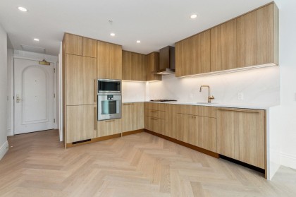 Photo 10 at 303 - 2096 W 47th Avenue, Kerrisdale, Vancouver West