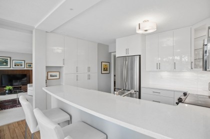 Photo 14 at 402 - 5425 Yew Street, Kerrisdale, Vancouver West
