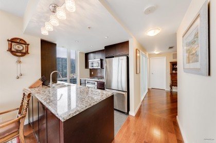 Photo 11 at 2705 - 918 Cooperage Way, Yaletown, Vancouver West