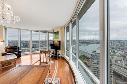 Photo 8 at 2705 - 918 Cooperage Way, Yaletown, Vancouver West