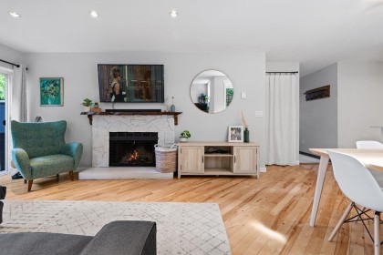 Photo 4 at 218 W 15th Avenue, Mount Pleasant VW, Vancouver West