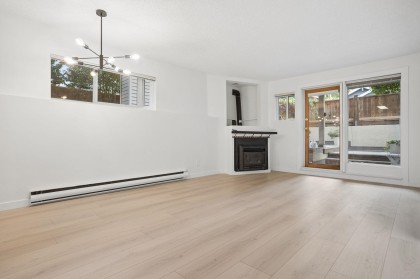 Photo 11 at 3 - 3250 W 4th Avenue, Kitsilano, Vancouver West