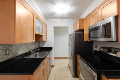Photo 6 at 203 - 3680 W 7th Avenue, Kitsilano, Vancouver West