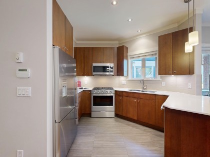 Photo 5 at 839 W 14th Avenue, Fairview VW, Vancouver West