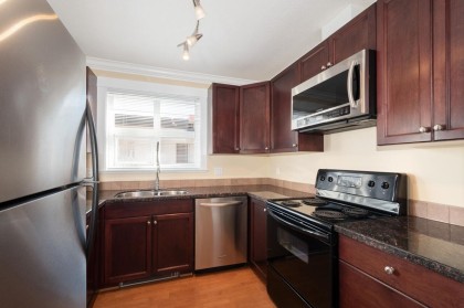 Photo 7 at 304 - 152 E 12th Street, North Vancouver