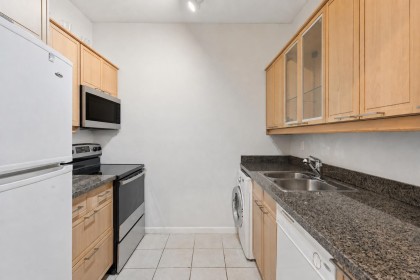 Photo 5 at 304 - 827 W 16th Street, Mosquito Creek, North Vancouver