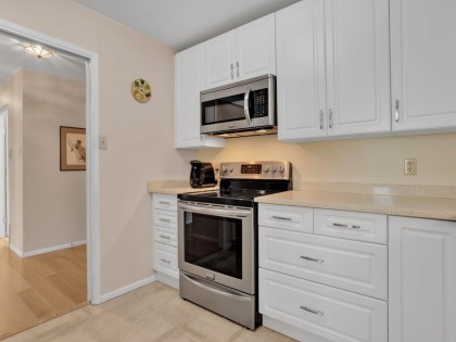 Photo 14 at 206 - 2140 Briar Avenue, Vancouver West