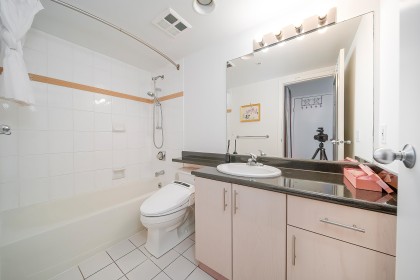Photo 16 at 2303 - 1188 Howe Street, Downtown VW, Vancouver West