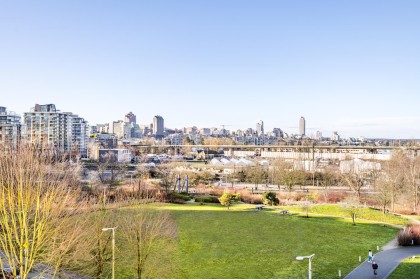 Photo 11 at 504 - 181 Athletes Way, False Creek, Vancouver West
