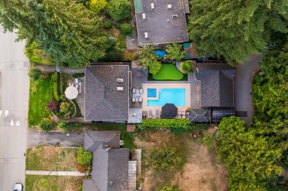 Photo 3 at 1018 W 19th Street, Pemberton Heights, North Vancouver