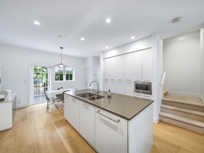 Photo 8 at 14 - 1133 Ridgewood Drive, Edgemont, North Vancouver