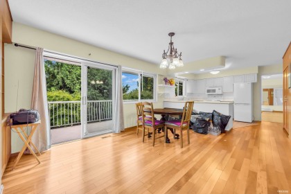Photo 13 at 568 St. Giles Road, Glenmore, West Vancouver