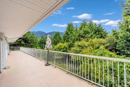 Photo 16 at 568 St. Giles Road, Glenmore, West Vancouver