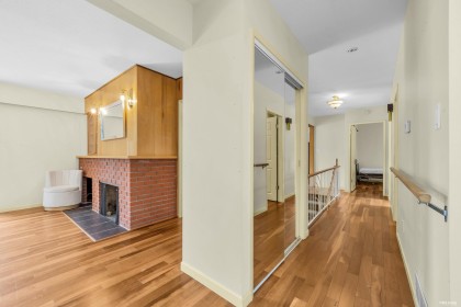 Photo 7 at 568 St. Giles Road, Glenmore, West Vancouver