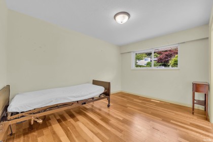 Photo 10 at 568 St. Giles Road, Glenmore, West Vancouver