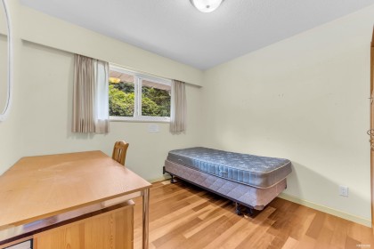 Photo 8 at 568 St. Giles Road, Glenmore, West Vancouver