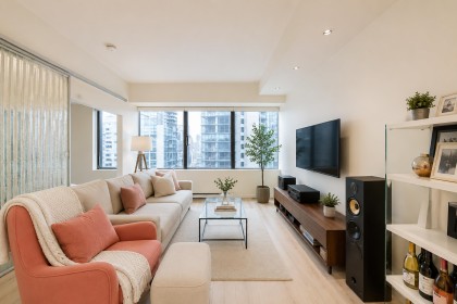 Photo 10 at 915 - 1333 W Georgia Street, Coal Harbour, Vancouver West