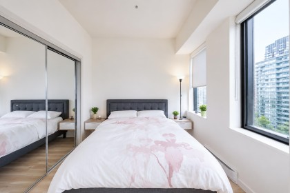 Photo 15 at 915 - 1333 W Georgia Street, Coal Harbour, Vancouver West