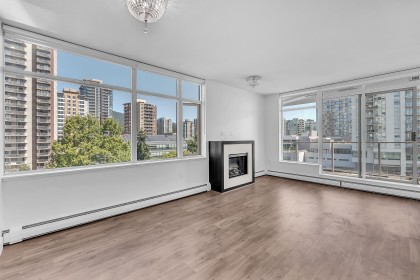 Photo 2 at 802 - 158 W 13th Street, Central Lonsdale, North Vancouver