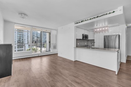 Photo 6 at 802 - 158 W 13th Street, Central Lonsdale, North Vancouver