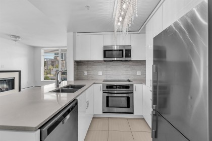 Photo 12 at 802 - 158 W 13th Street, Central Lonsdale, North Vancouver