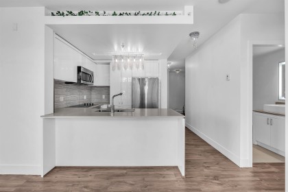 Photo 11 at 802 - 158 W 13th Street, Central Lonsdale, North Vancouver