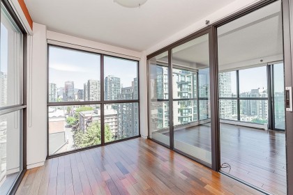 Photo 12 at 1304 - 283 Davie Street, Yaletown, Vancouver West
