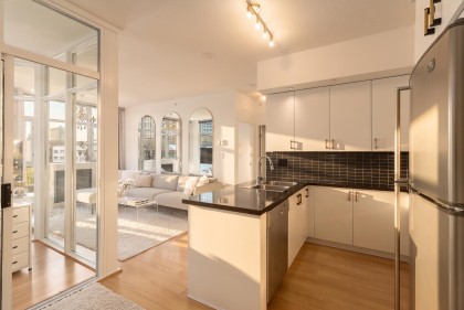 Photo 12 at 707 - 1050 Smithe Street, Vancouver West